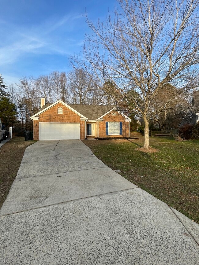 Photo - 8601 Findon Pl