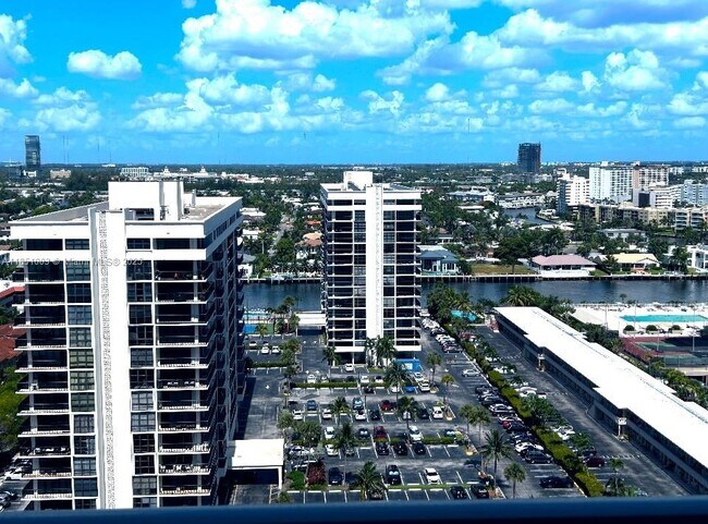 Building Photo - 2030 S Ocean Dr Unit 1802 Rental