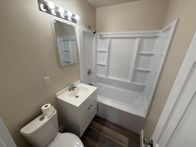 Photo - 3 bed 2 bath house with garage