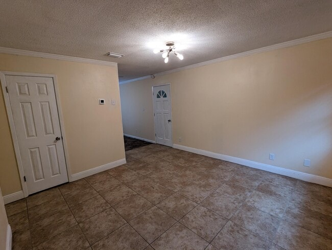 Photo - 1010 Pinetree Rd