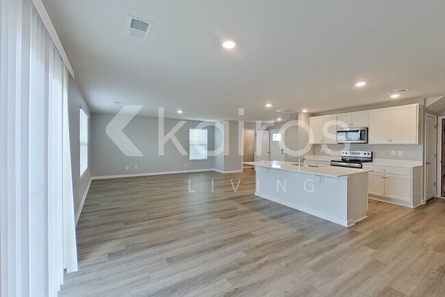125 Overstreet Way