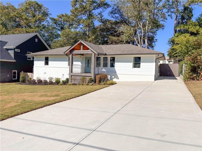 Photo - 1912 Canmont Dr NE