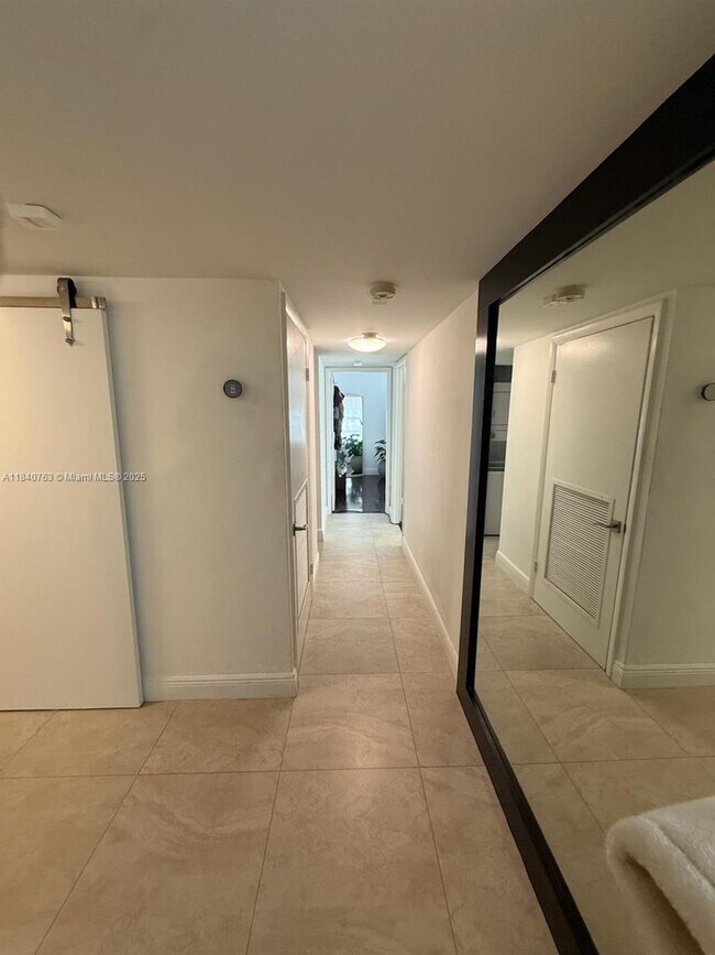 Photo - 600 NE 36th St Unit 204