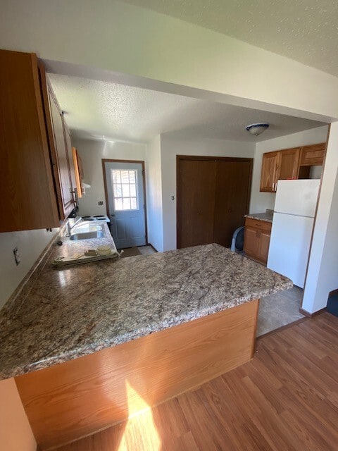 Kitchen - 2000 Miller St