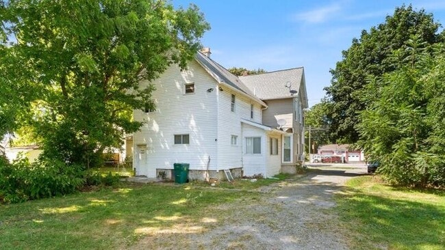 Photo - 1179 Lyell Ave