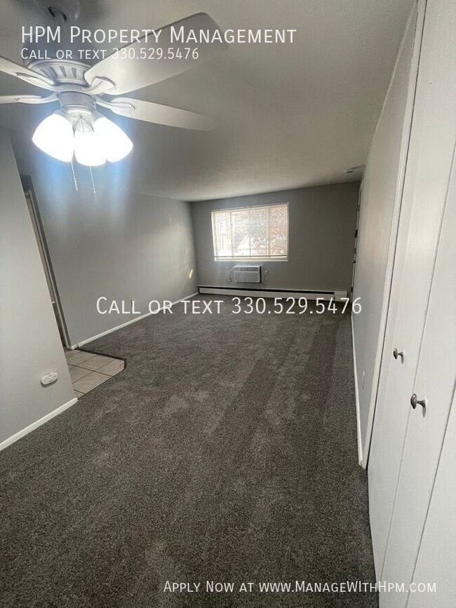 Photo - 20604 Lorain Rd Unidad D10