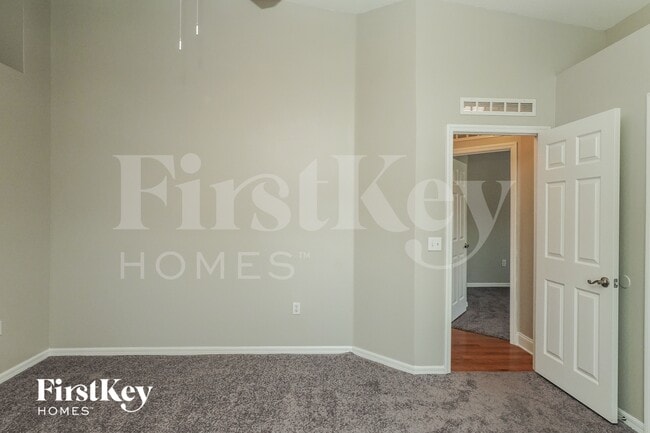 Photo - 2079 Hayfield Way