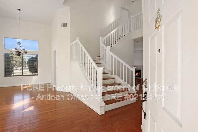 Photo - 2304 Yorkshire Ct