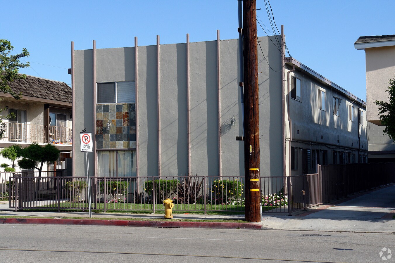Photo - 225 W Regent St