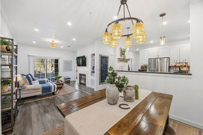 Photo - newly remodeled charming 2bd/2ba condo w/pool access Unit 10105