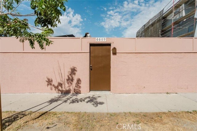 6609 Camellia Ave
