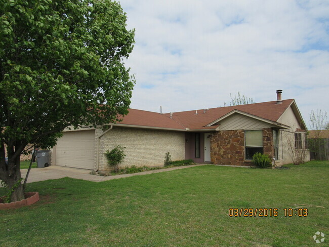 Building Photo - Pet Friendly under 40 pounds Rental