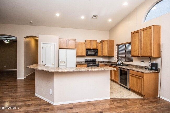 Photo - 44629 W Santa Fe St