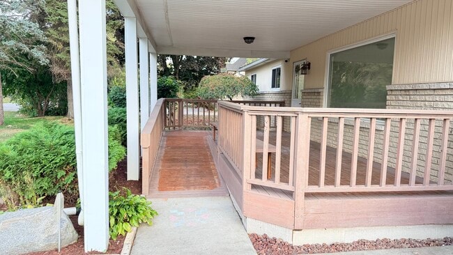 Photo - 1060 Glaser Dr