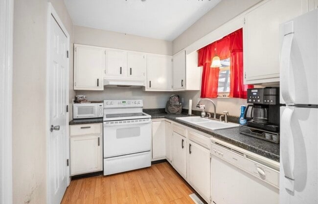 112 Town Ct