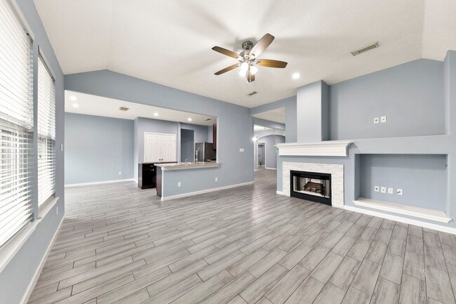 Building Photo - 5707 Overton Park Dr
