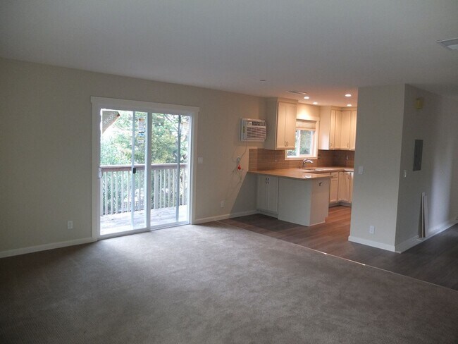 Photo - Laurel, 1132-1136 Unit 1132