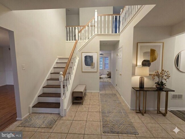 Building Photo - 138 Persimmon St