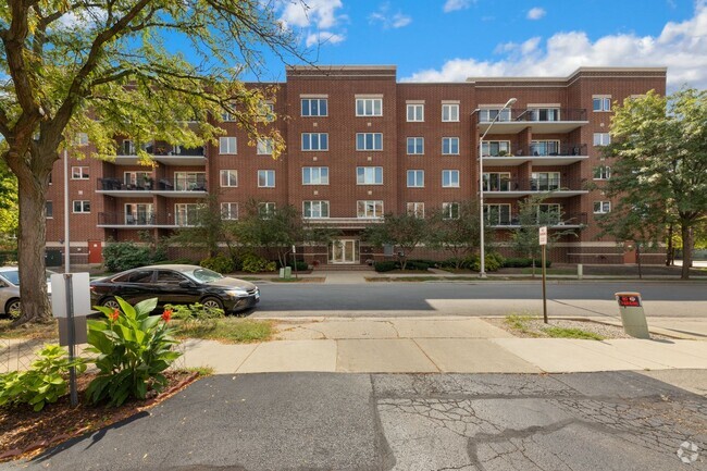 Building Photo - River Mill Condo in Des Plaines Available ... Unit 503