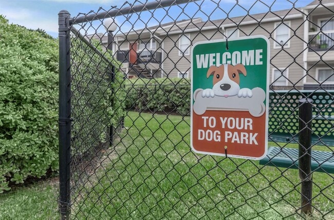 Building Photo - 201 Dixie Dr