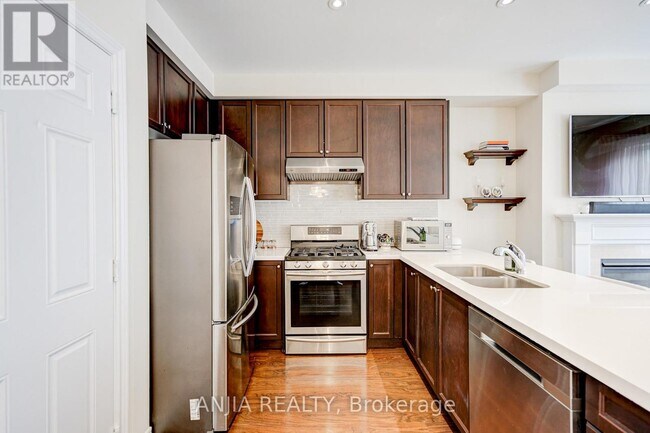 Photo - 25 Collier Crescent