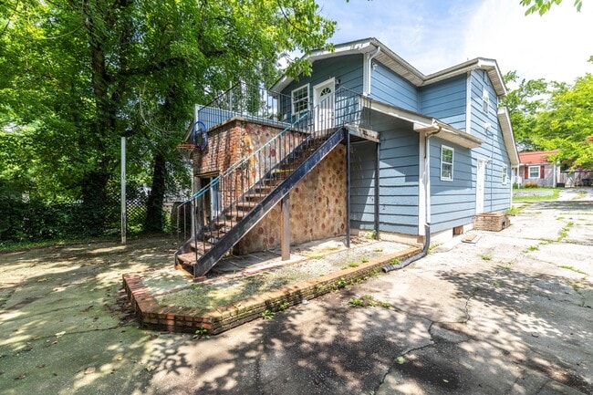 Photo - 204 Wynn Ave