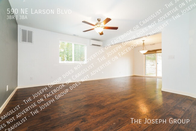 Photo - 590 NE Larson Blvd