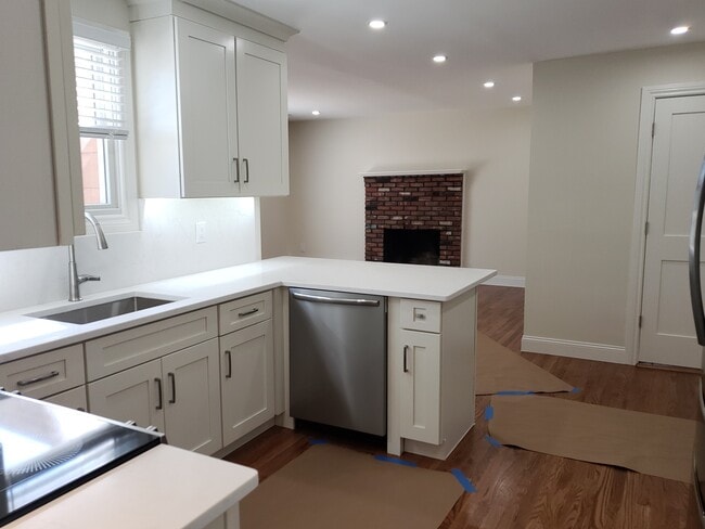 Photo - 34 Old East Neck Rd