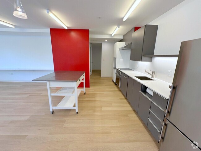 Building Photo - 29 Warren St Unit 1 Rental