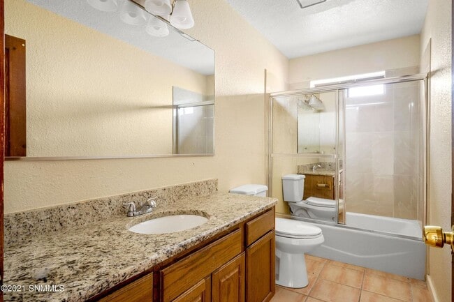 Photo - Amazing views, seated on 5 acres