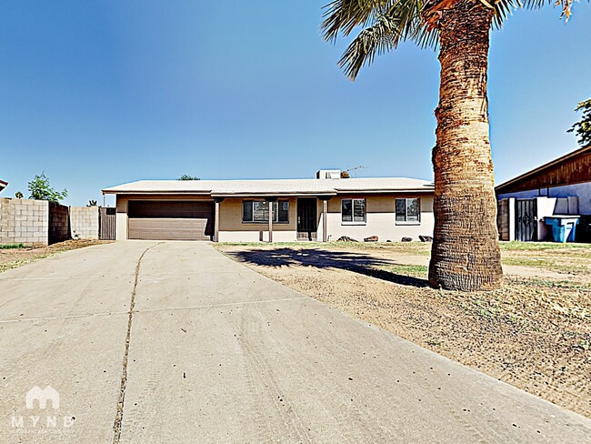 Photo - 8048 W Clayton Dr Casa