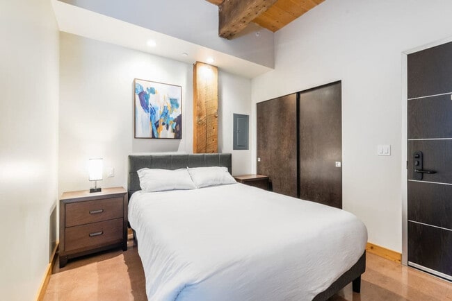 Photo - 2120 Commerce St Unit ID1045870P