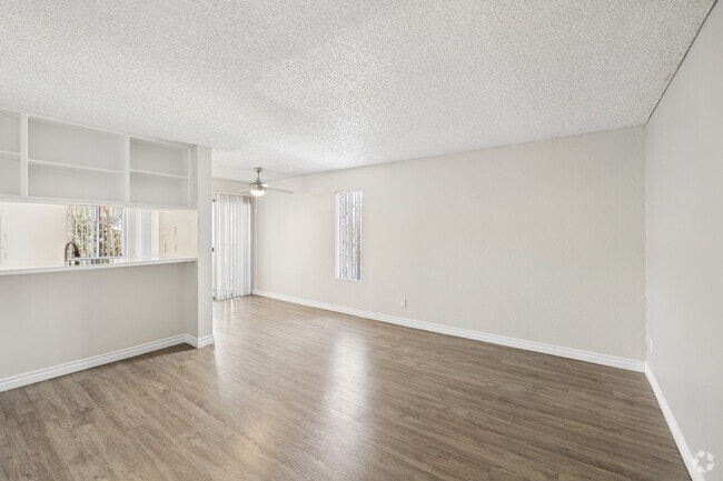 1BR, 1BA - 650SF - Living Room