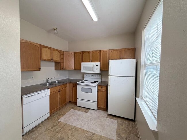 Photo - 251 Zimmerman Ave