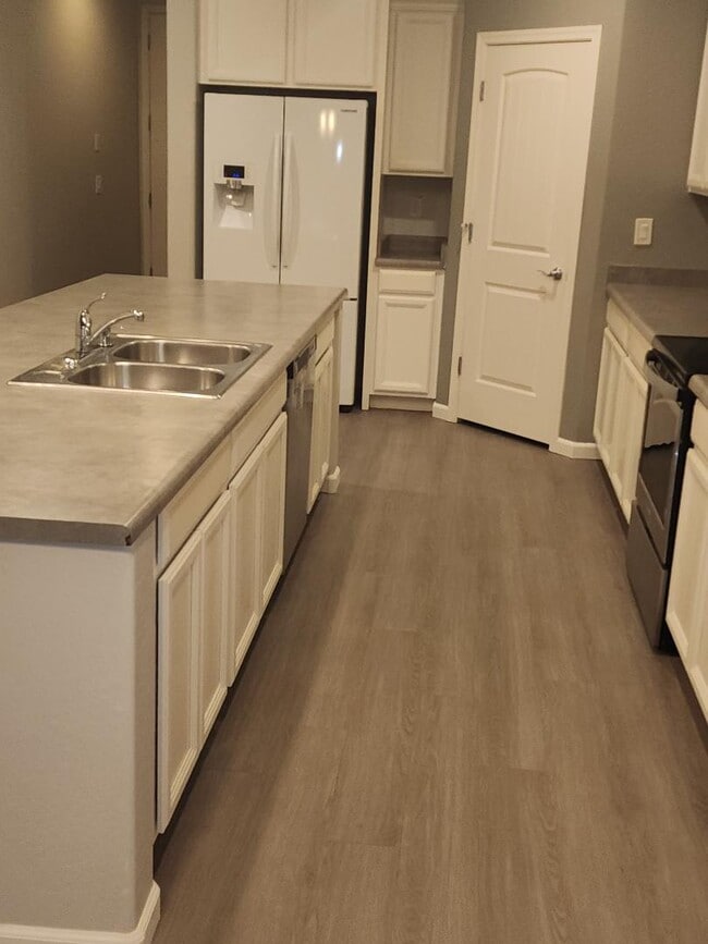 Kitchen and pantry door - 40768 W Rio Grande Dr