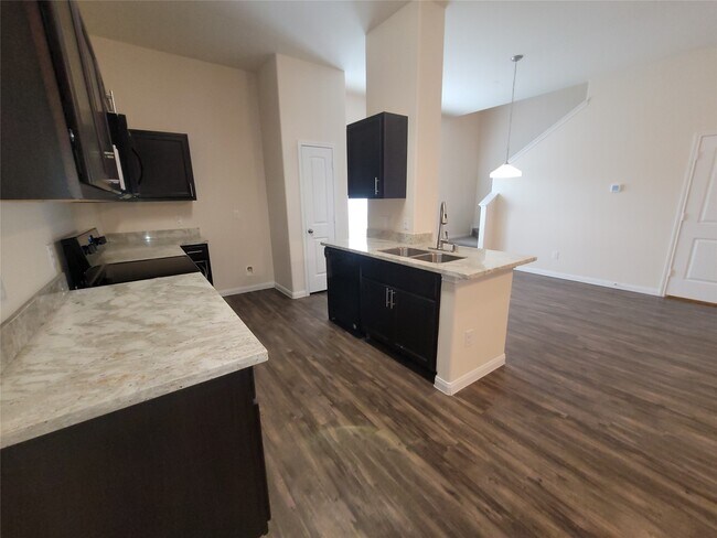 Photo - 2219 Bermuda Palms Dr