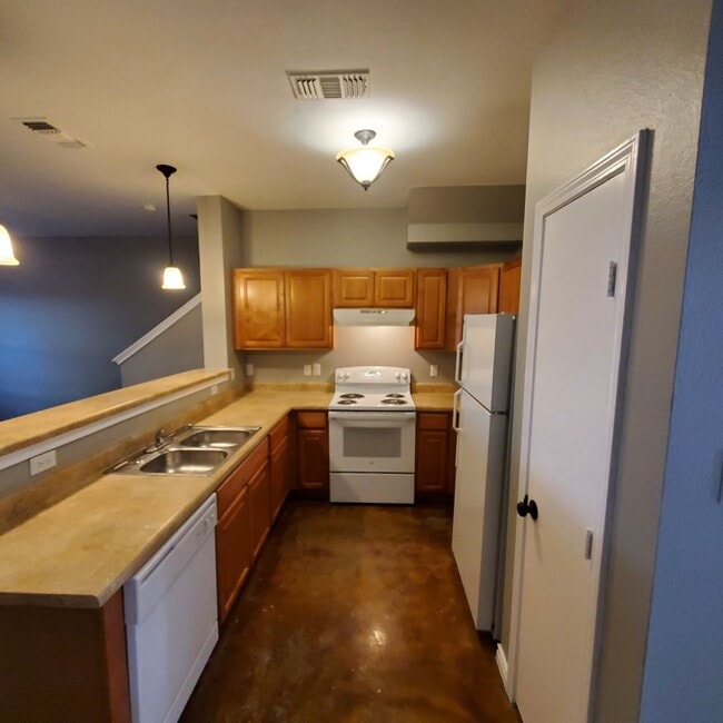 Photo - Beautiful Town Home