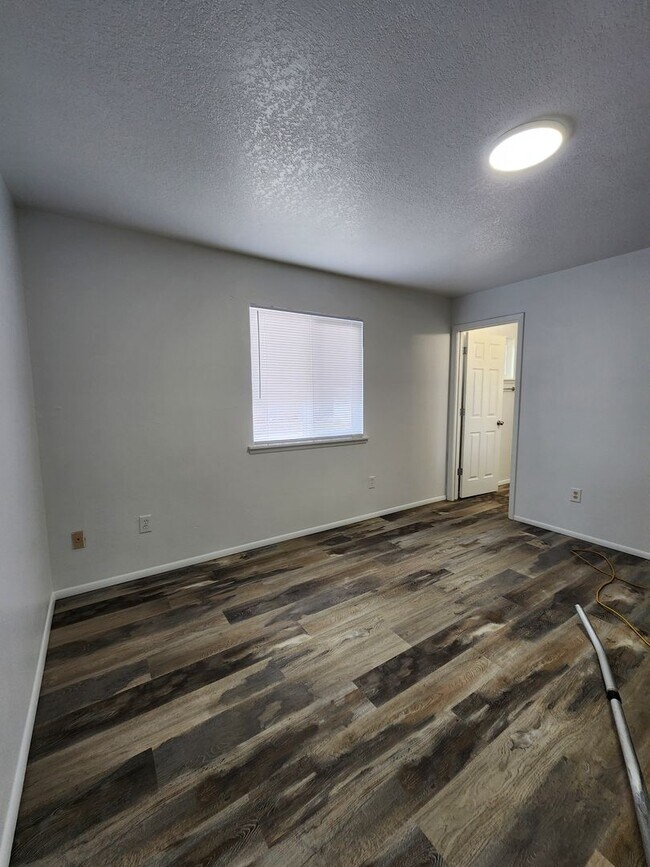 Photo - Beautifully Done Home Waiting For You...