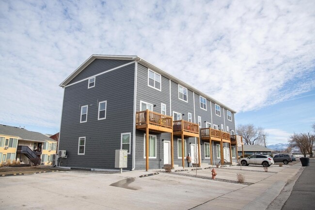 Photo - 712 Cedar Creek Ave