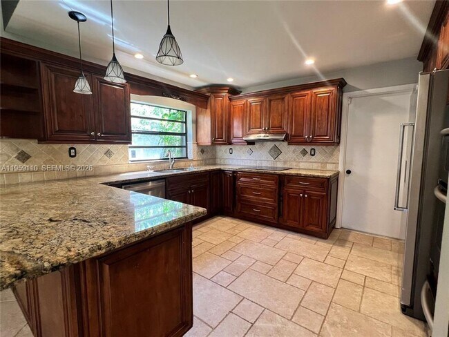 Building Photo - 15501 Dover Ct