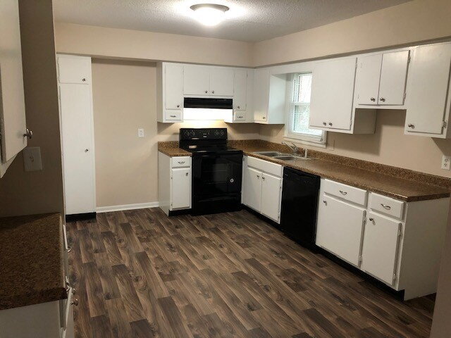 WEST SIDE UPDATED 4 BEDROOM AVAILABLE TODAY!