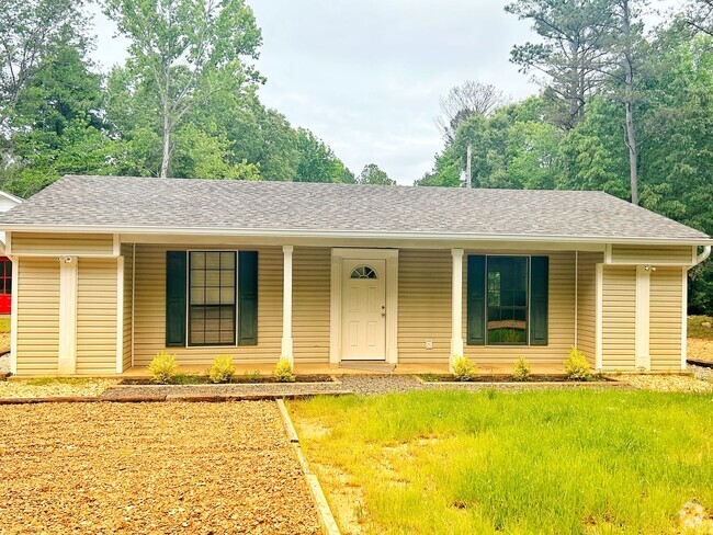 Building Photo - Lovely Cottage Just South of Campus Rental