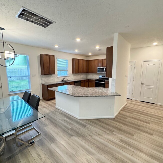 Photo - 5626 Smokey Bear Ln