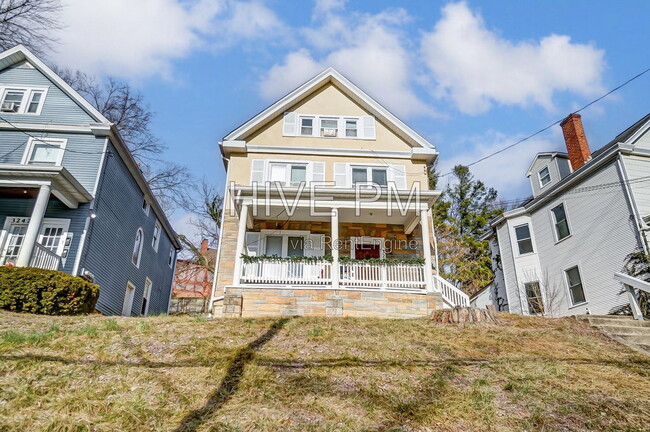 Photo - 3246 Linwood Ave