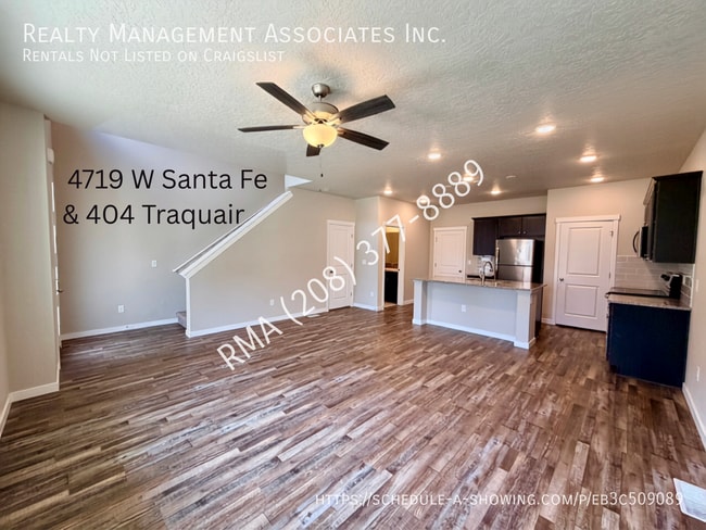 Photo - 404 N Traquair Ln