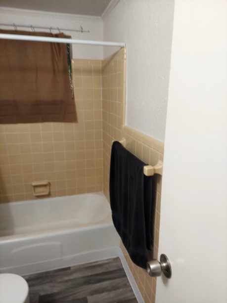 Photo - 702 Miller St