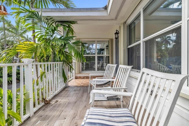 Building Photo - 1031 NE Little River Dr