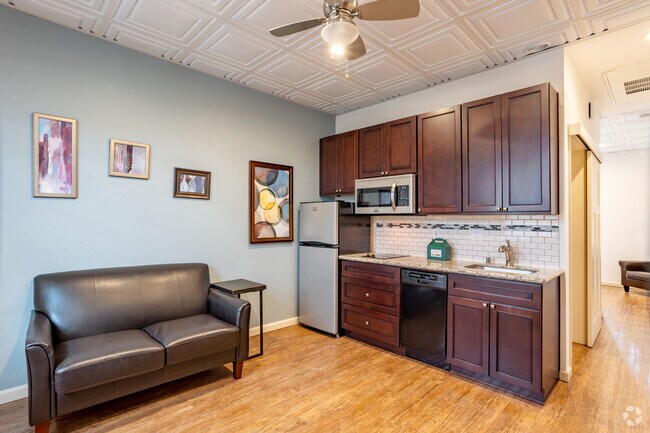 St Charles Executive Suite Studio - 500SF - Kitchen