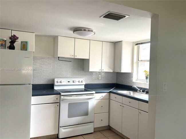 Photo - 1209 N 17th Ave Unit 1209