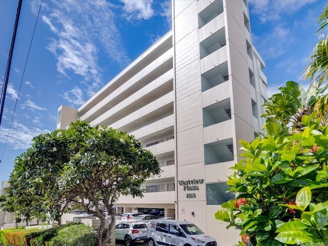 Building Photo - 1516 Ward Ave Unit 704